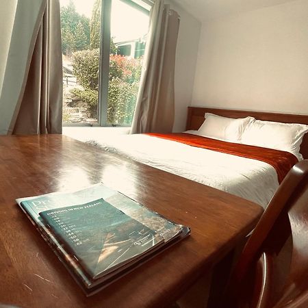 קווינסטאון Ming'S Lakeside Goldleaf Suites מראה חיצוני תמונה