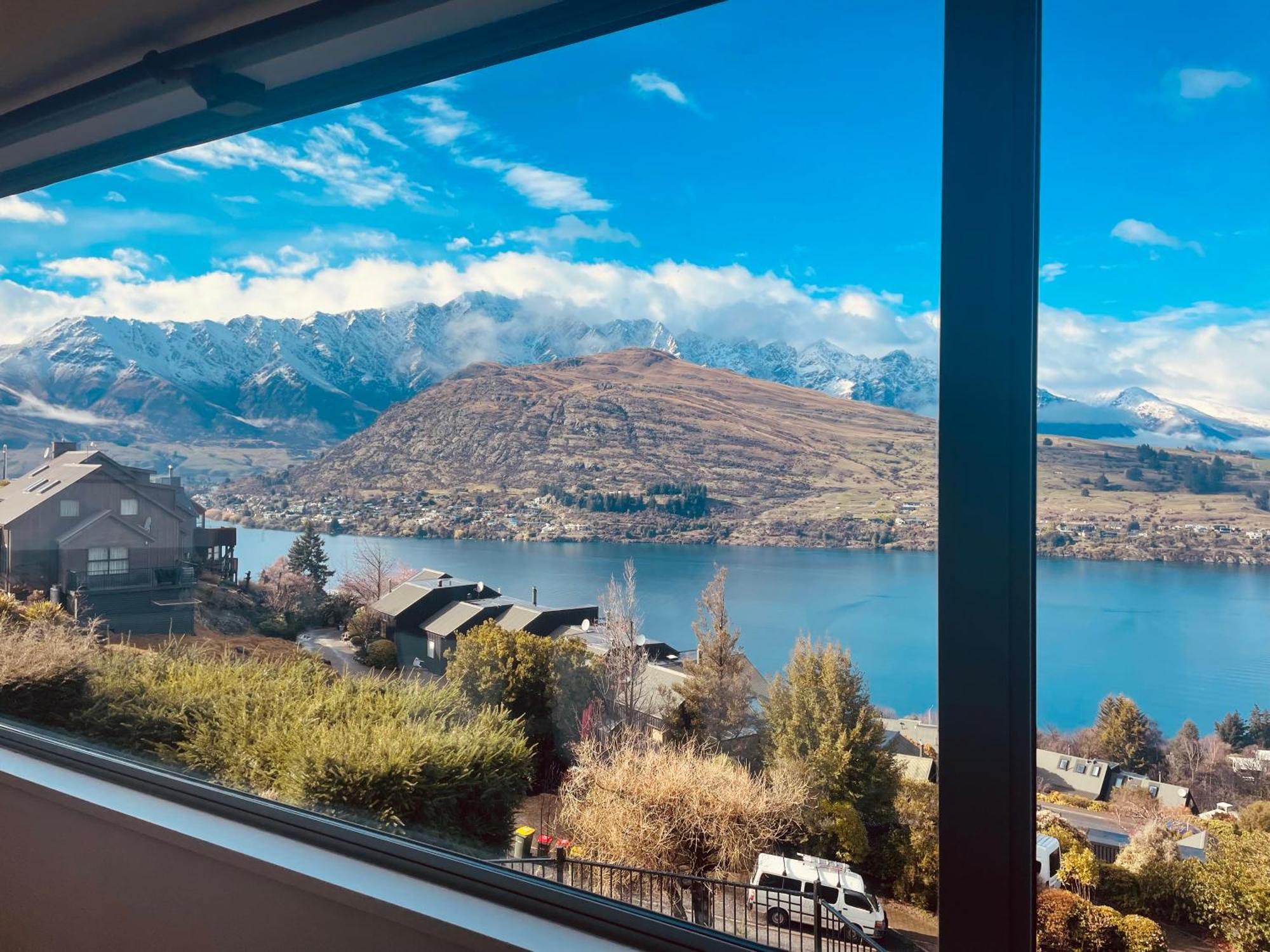 קווינסטאון Ming'S Lakeside Goldleaf Suites מראה חיצוני תמונה